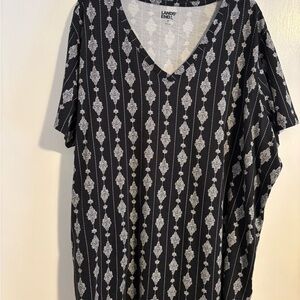 Lands' End Black and White Geometric V-Neck Top